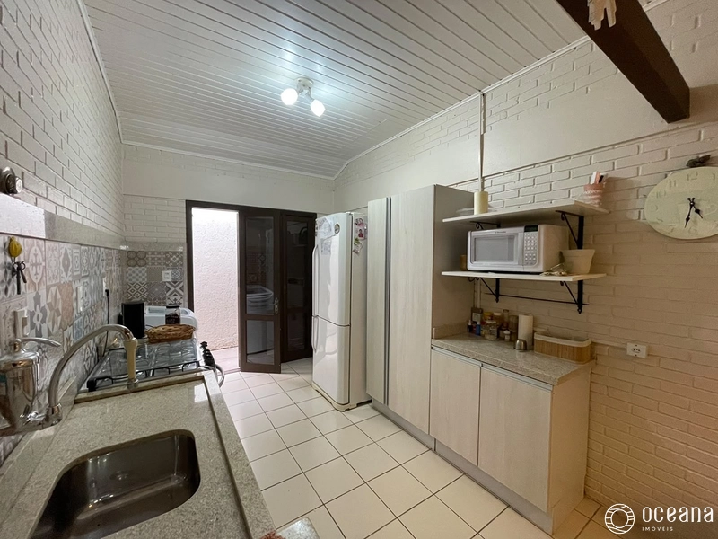 CASA PERTINHO DO MAR POR APENAS R$450.000,00: 5ª foto da galeria de imagens do imóvel