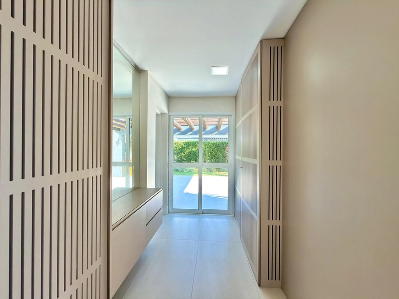 SOBRADO MOBILIADO E DECORADO COMPOSTO POR 06 DORMITÓRIOS + DEPENDÊNCIA: 4ª foto da galeria de imagens do imóvel