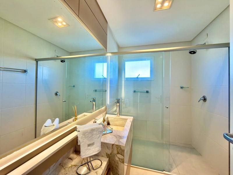SOBRADO MOBILIADO E DECORADO COMPOSTO POR 06 DORMITÓRIOS + DEPENDÊNCIA: 59ª foto da galeria de imagens do imóvel