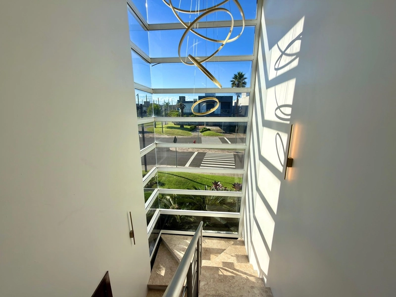 SOBRADO MOBILIADO E DECORADO COMPOSTO POR 06 DORMITÓRIOS + DEPENDÊNCIA: 49ª foto da galeria de imagens do imóvel