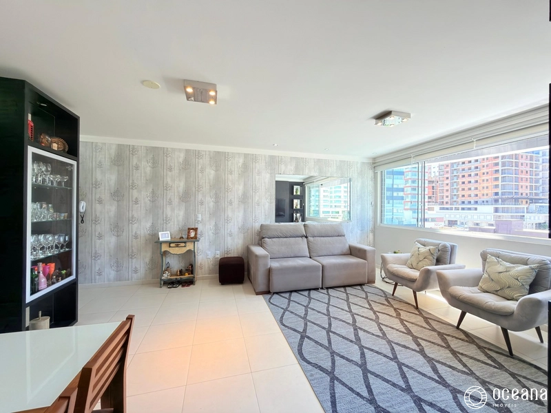 APARTAMENTO À VENDA DE 03 DORMITÓRIOS DE FRENTE PARA PRAÇA: 3ª foto da galeria de imagens do imóvel