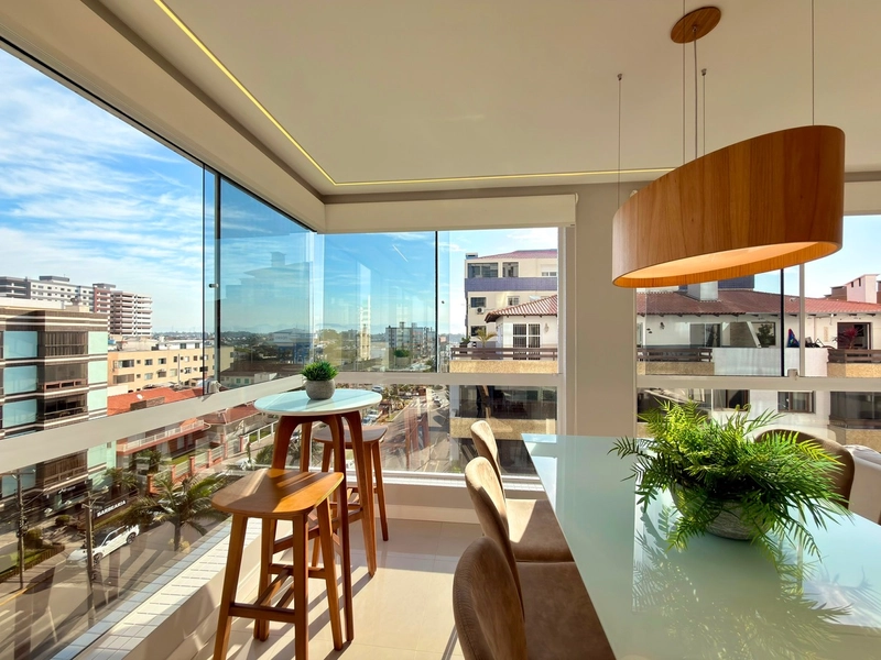 APARTAMENTO DE ESQUINA MOBILIADO E DECORADO COM 02 SUÍTES: 3ª foto da galeria de imagens do imóvel