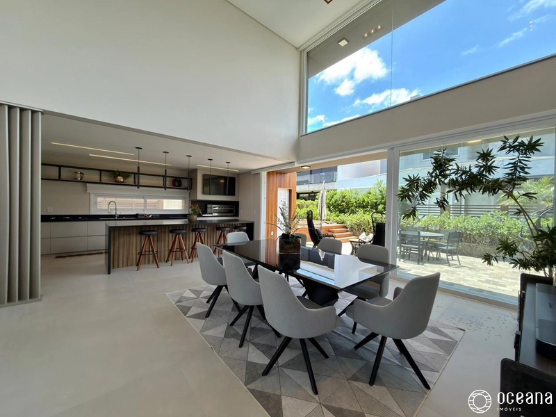 CASA COMPOSTA POR 04 SUÍTES EM CONDOMÍNIO FECHADO COM INFRA COMPLETA!: 1ª foto da galeria de imagens do imóvel