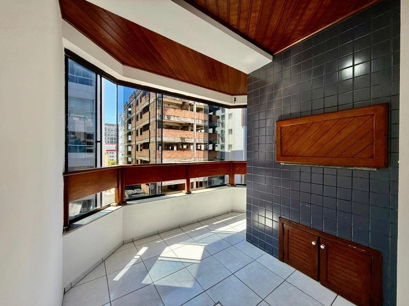 APARTAMENTO 2 DORMITÓRIOS, DE FRENTE PRÓXIMO AO MAR: 1ª foto da galeria de imagens do imóvel