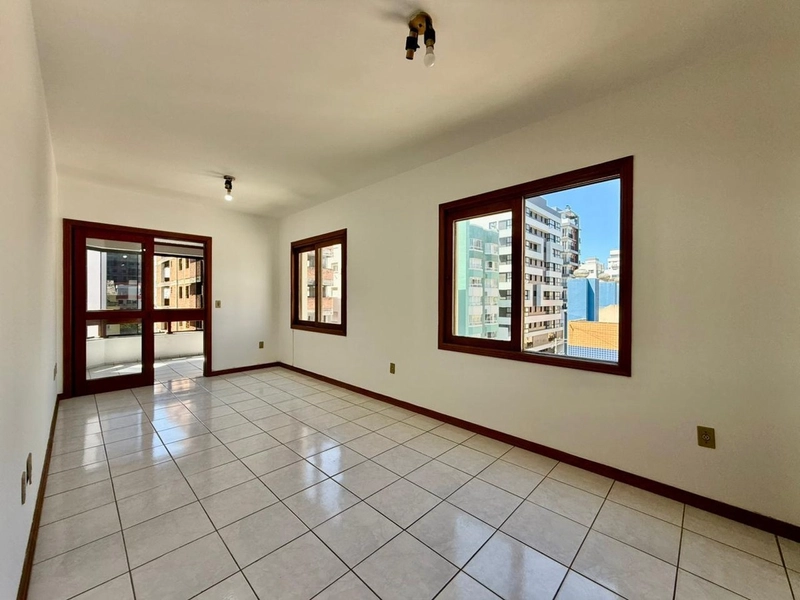 APARTAMENTO 2 DORMITÓRIOS, DE FRENTE PRÓXIMO AO MAR: 2ª foto da galeria de imagens do imóvel