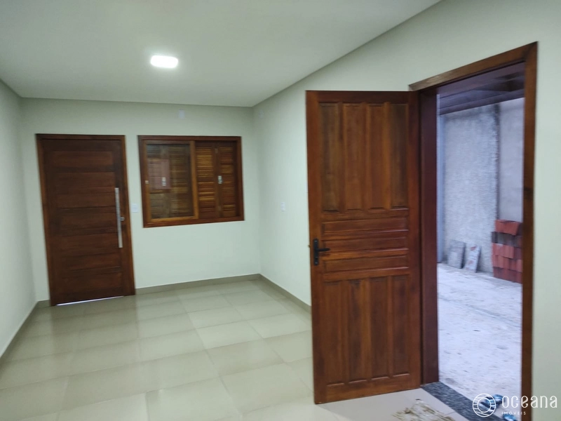 CASA DE 02 DORMITÓRIOS LOCALIZADA EM CAPÃO NOVO: 3ª foto da galeria de imagens do imóvel