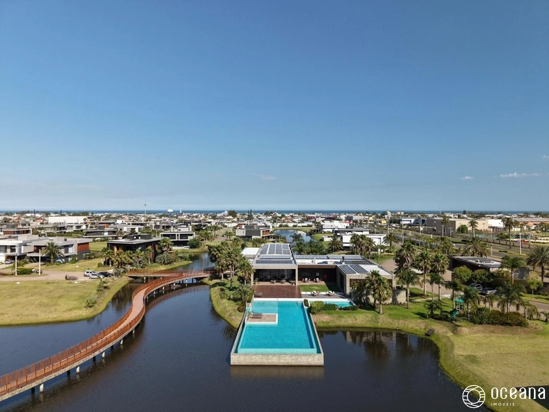 CASA EM CONDOMÍNIO FECHADO DE ESQUINA BEIRA LAGO!: 4ª foto da galeria de imagens do imóvel