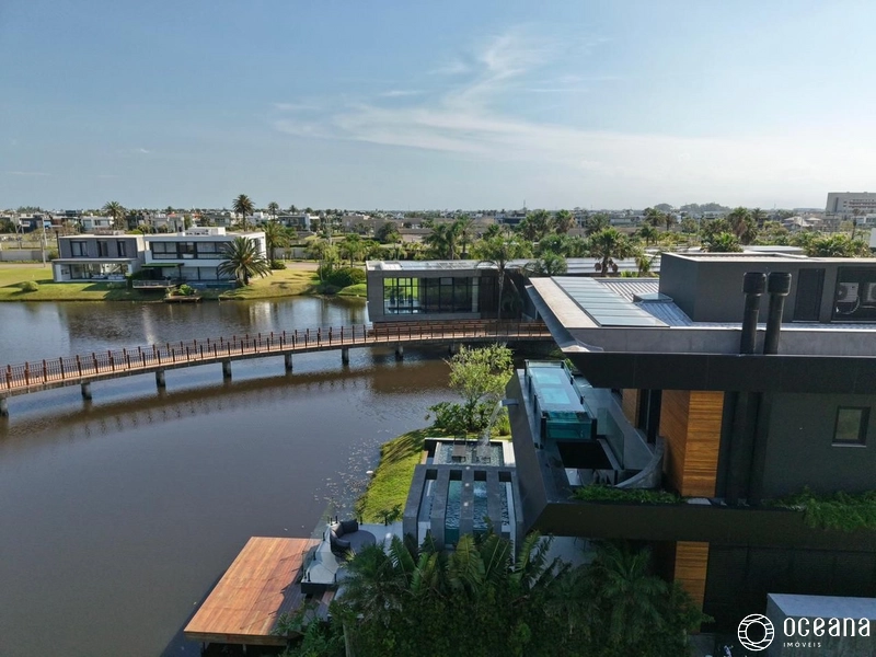 CASA EM CONDOMÍNIO FECHADO DE ESQUINA BEIRA LAGO!: 39ª foto da galeria de imagens do imóvel