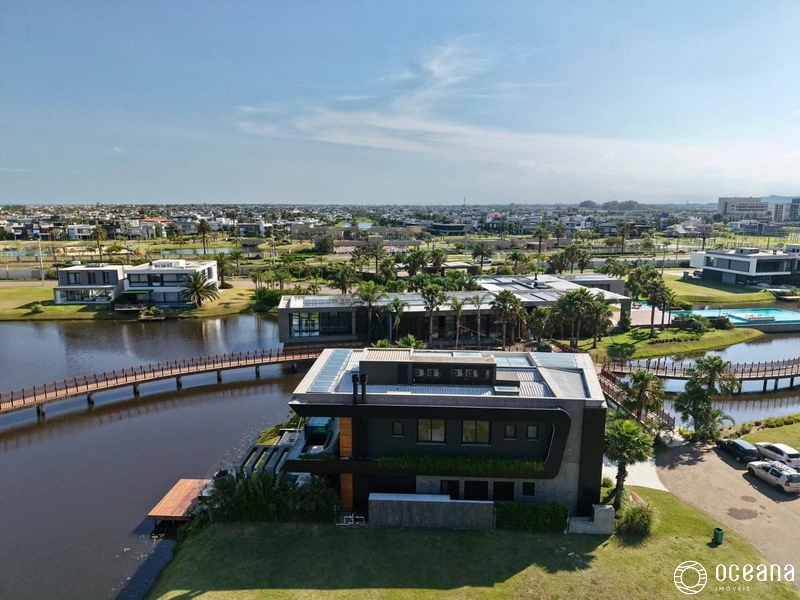 CASA EM CONDOMÍNIO FECHADO DE ESQUINA BEIRA LAGO!: 51ª foto da galeria de imagens do imóvel