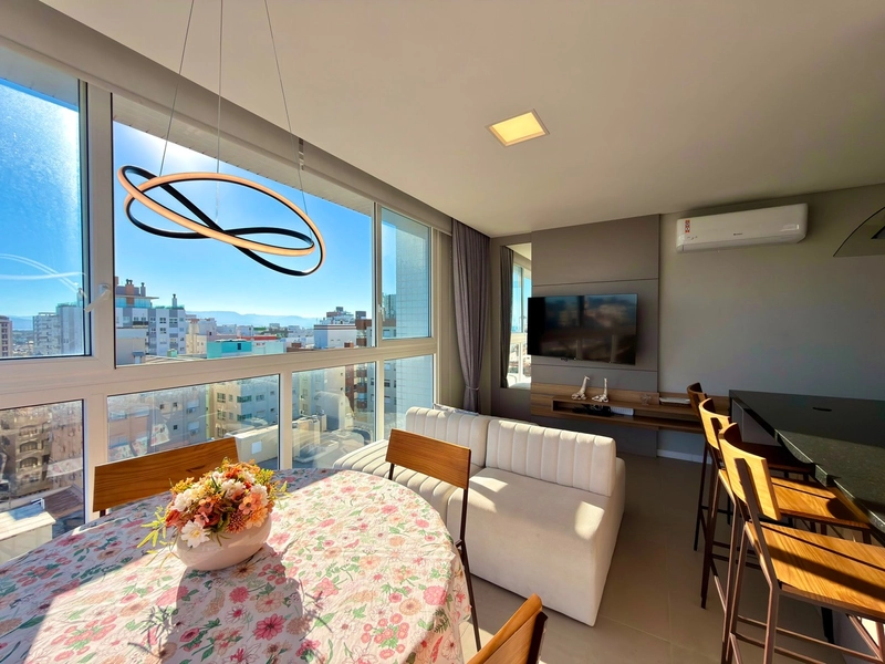 APARTAMENTO COM VISTA MAR AO LADO DA PRAÇA FLÁVIO E UMA QUADRA DO MAR!: 3ª foto da galeria de imagens do imóvel