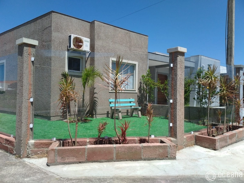 Casa 2 Dormitorios Capão da Canoa RS: 1ª foto da galeria de imagens do imóvel