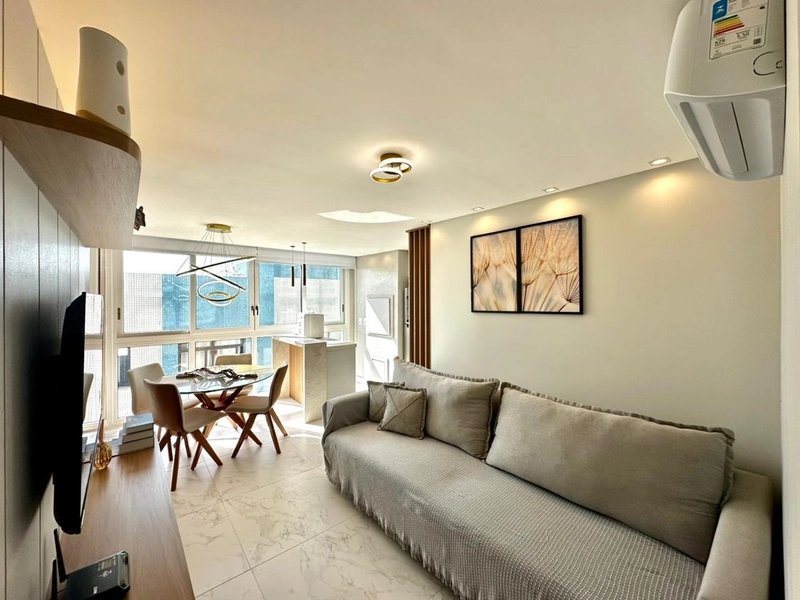 APARTAMENTO MOBILIADO E DECORADO DE 02 DORMITÓRIOS: 2ª foto da galeria de imagens do imóvel