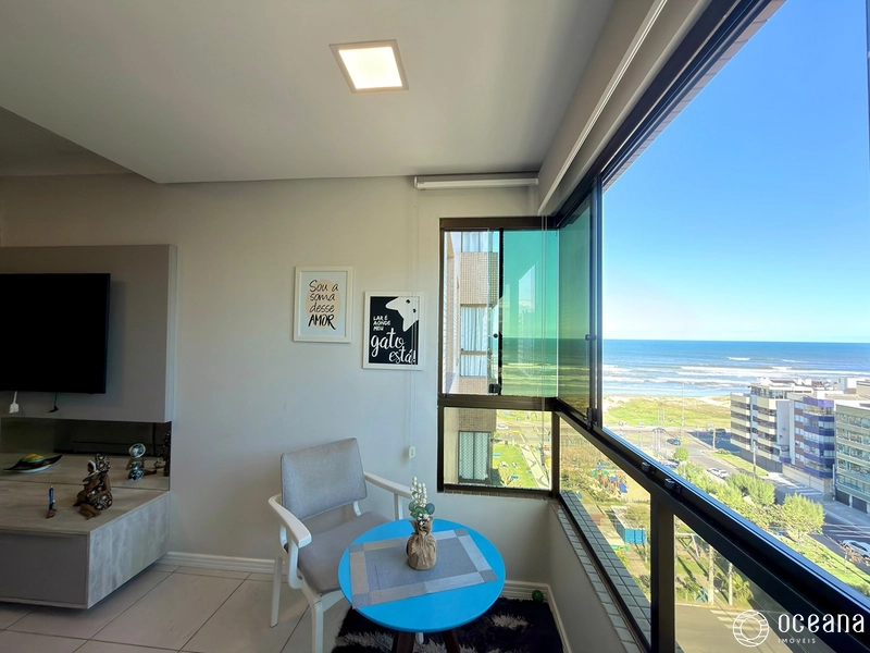 APARTAMENTO À VENDA COM VISTA PARA O MAR E A PRAÇA A 01 QUADRA DO MAR!: 2ª foto da galeria de imagens do imóvel