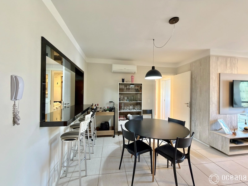 APARTAMENTO À VENDA COM VISTA PARA O MAR E A PRAÇA A 01 QUADRA DO MAR!: 3ª foto da galeria de imagens do imóvel