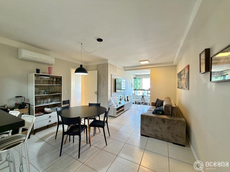 APARTAMENTO À VENDA COM VISTA PARA O MAR E A PRAÇA A 01 QUADRA DO MAR!: 1ª foto da galeria de imagens do imóvel