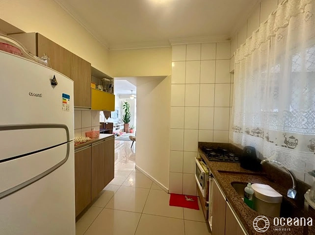 APARTAMENTO MOBILIADO DE 02 DORMITÓRIOS COM SACADA DE FRENTE E VAGA DE GARAGEM!: 5ª foto da galeria de imagens do imóvel