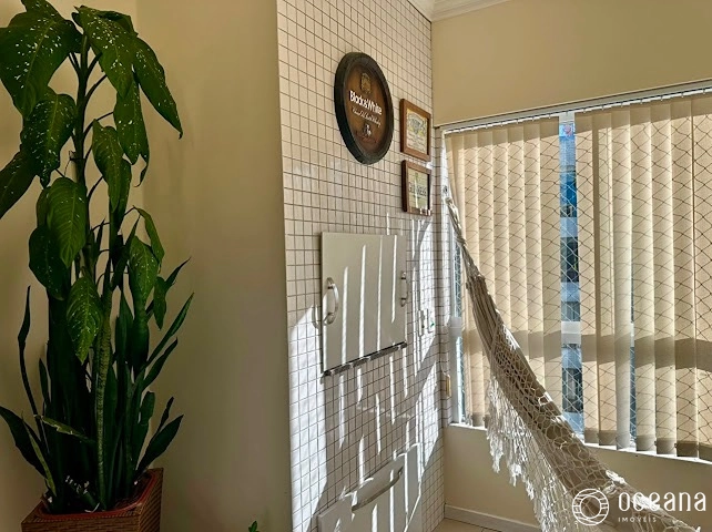 APARTAMENTO MOBILIADO DE 02 DORMITÓRIOS COM SACADA DE FRENTE E VAGA DE GARAGEM!: 4ª foto da galeria de imagens do imóvel