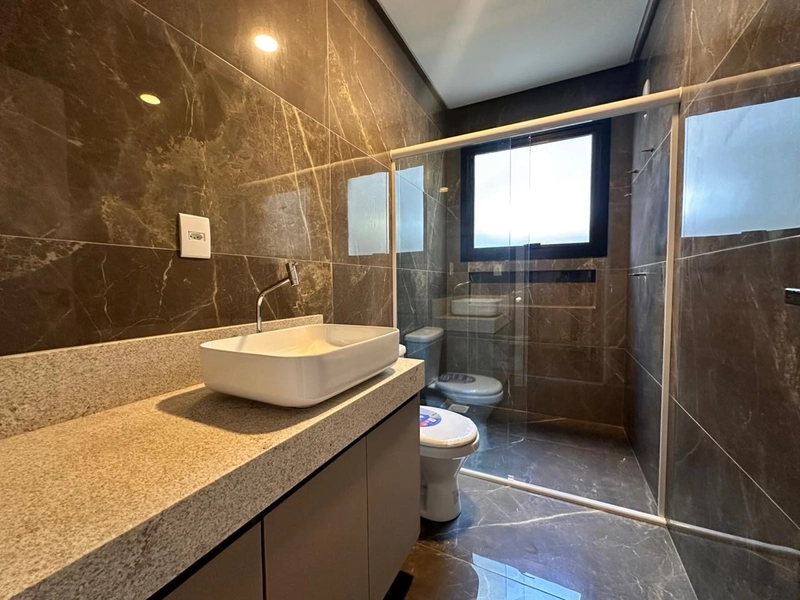 CASA DE 04 SUÍTES, DECORADA EM CONDOMÍNIO FECHADO COM INFRA COMPLETA!: 15ª foto da galeria de imagens do imóvel