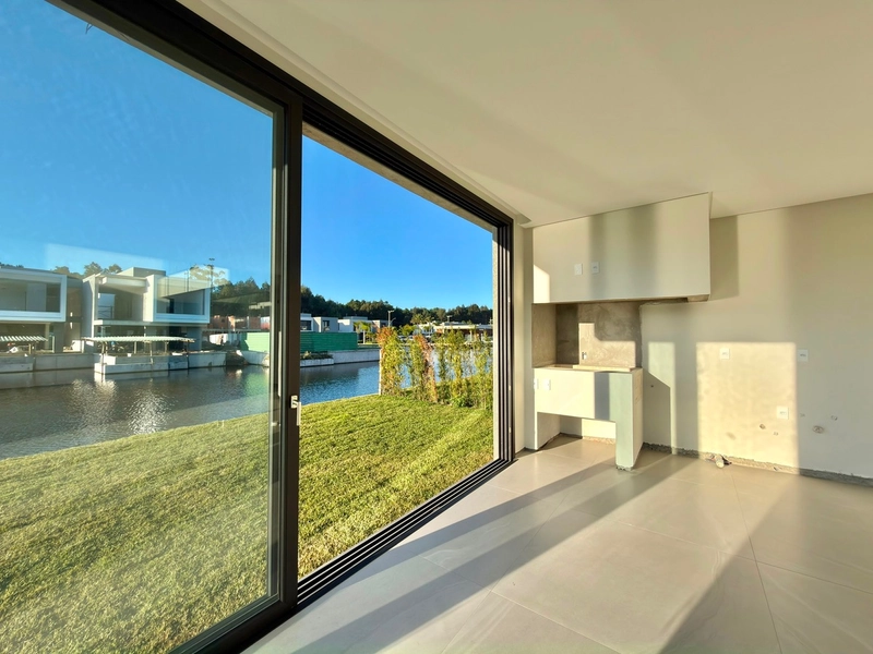 SEU REFÚGIO EM ATLÂNTIDA - EXCELENTE CASA BEIRA LAGO EM COND. FECHADO!: 20ª foto da galeria de imagens do imóvel