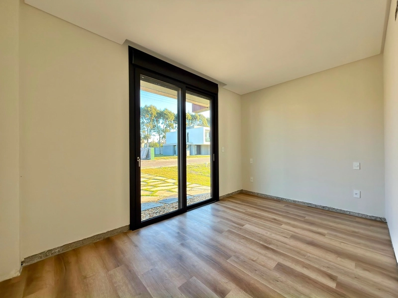 SEU REFÚGIO EM ATLÂNTIDA - EXCELENTE CASA BEIRA LAGO EM COND. FECHADO!: 2ª foto da galeria de imagens do imóvel