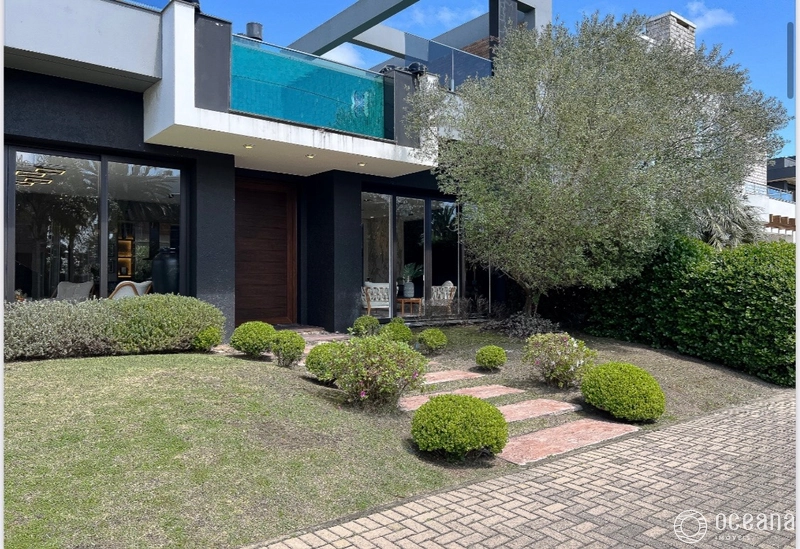 CASA DE ESQUINA NO VELAS DA MARINA, FINAMENTE MOBILIADA E DECORADA!: 4ª foto da galeria de imagens do imóvel