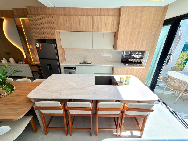 EXCELENTE CASA MOB E DECORADA COM 04 SUÍTES INDEPENDENTES!: 11ª foto da galeria de imagens do imóvel