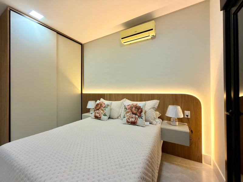 EXCELENTE CASA MOB E DECORADA COM 04 SUÍTES INDEPENDENTES!: 1ª foto da galeria de imagens do imóvel