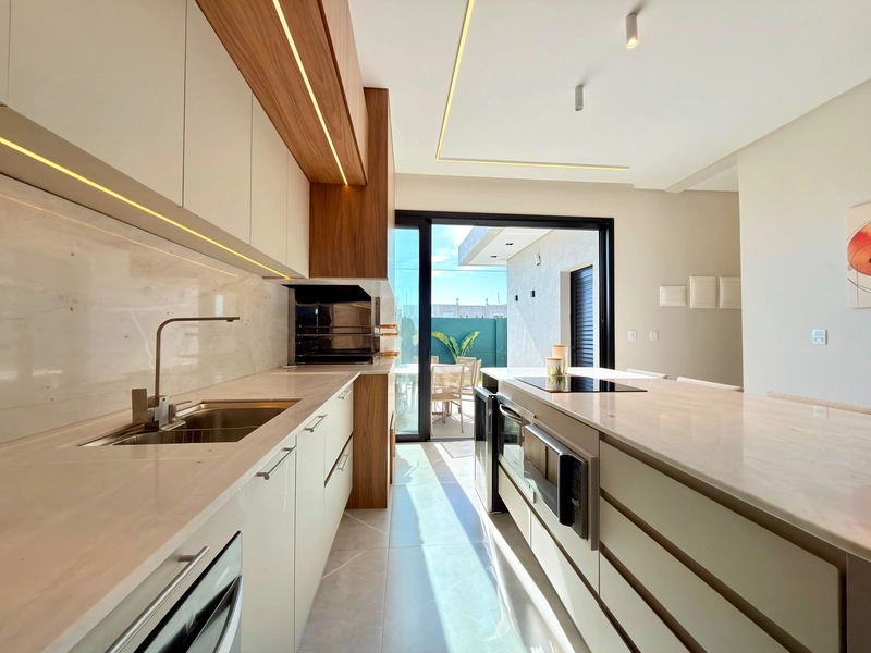 EXCELENTE CASA MOB E DECORADA COM 04 SUÍTES INDEPENDENTES!: 4ª foto da galeria de imagens do imóvel