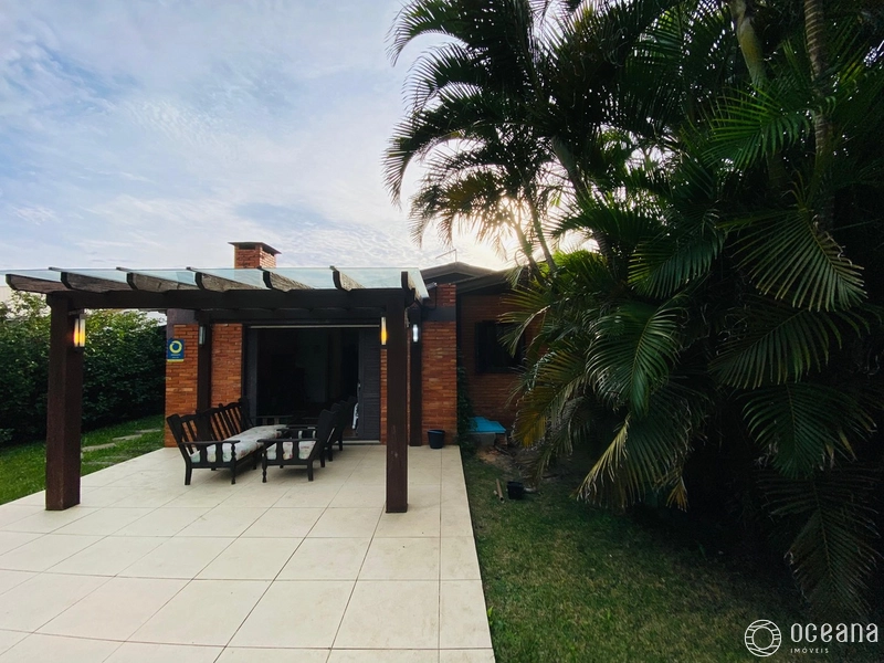 CASA EM ATLÂNTIDA A POUCOS PASSOS DO MAR E ROUBADINHAS!: 2ª foto da galeria de imagens do imóvel