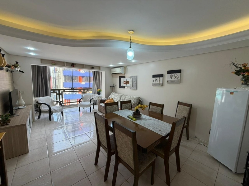 APARTAMENTO DE FRENTE A UMA QUADRA DO MAR: 12ª foto da galeria de imagens do imóvel