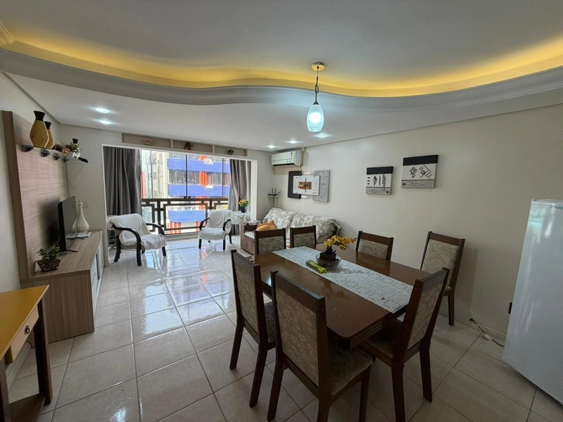 APARTAMENTO DE FRENTE A UMA QUADRA DO MAR: 17ª foto da galeria de imagens do imóvel