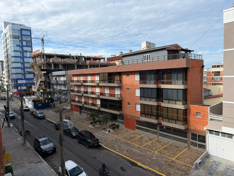 APARTAMENTO DE FRENTE A UMA QUADRA DO MAR: 6ª foto da galeria de imagens do imóvel