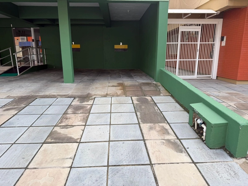APARTAMENTO DE FRENTE A UMA QUADRA DO MAR: 10ª foto da galeria de imagens do imóvel