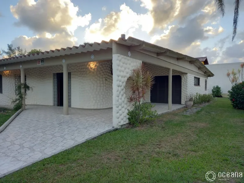 CASA COMPOSTA POR 03 DORMITÓRIOS EM XANGRI-LÁ: 1ª foto da galeria de imagens do imóvel