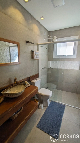 CASA COM PÉ DIREITO ALTO COM 06 ANOS DE CONSTRUÇÃO!: 4ª foto da galeria de imagens do imóvel