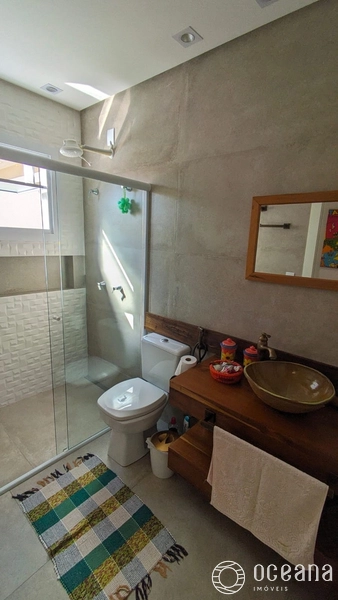 CASA COM PÉ DIREITO ALTO COM 06 ANOS DE CONSTRUÇÃO!: 1ª foto da galeria de imagens do imóvel