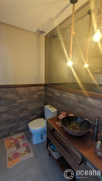 CASA COM PÉ DIREITO ALTO COM 06 ANOS DE CONSTRUÇÃO!: 3ª foto da galeria de imagens do imóvel