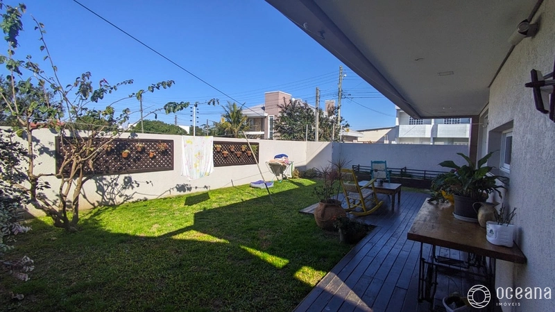 CASA COM PÉ DIREITO ALTO COM 06 ANOS DE CONSTRUÇÃO!: 22ª foto da galeria de imagens do imóvel