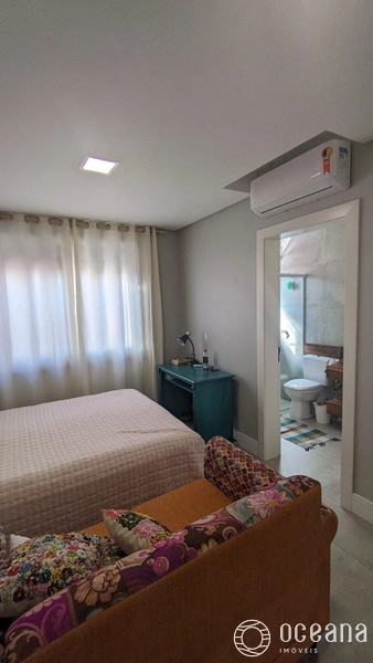 CASA COM PÉ DIREITO ALTO COM 06 ANOS DE CONSTRUÇÃO!: 21ª foto da galeria de imagens do imóvel