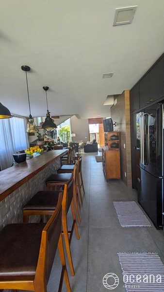 CASA COM PÉ DIREITO ALTO COM 06 ANOS DE CONSTRUÇÃO!: 18ª foto da galeria de imagens do imóvel