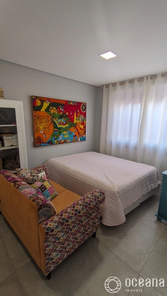 CASA COM PÉ DIREITO ALTO COM 06 ANOS DE CONSTRUÇÃO!: 8ª foto da galeria de imagens do imóvel