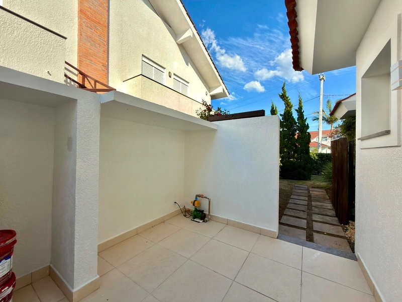 CASA EM CONDOMÍNIO FECHADO DE 04 SUÍTES TRANSFORMADA EM 03, MOB & DEC!: 14ª foto da galeria de imagens do imóvel