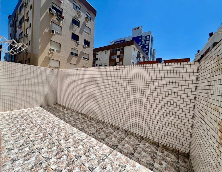 APARTAMENTO MOBILIADO DE 02 DORMITÓRIOS COM TERRAÇO NA BEIRA MAR!: 9ª foto da galeria de imagens do imóvel