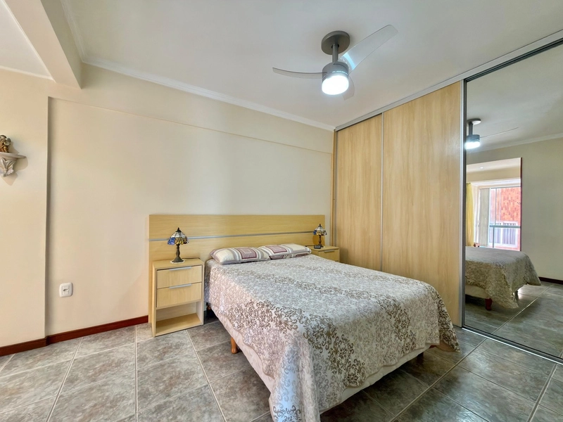 APARTAMENTO COM VISTA PARA O MAR E PRAÇA DO FAROL: 3ª foto da galeria de imagens do imóvel