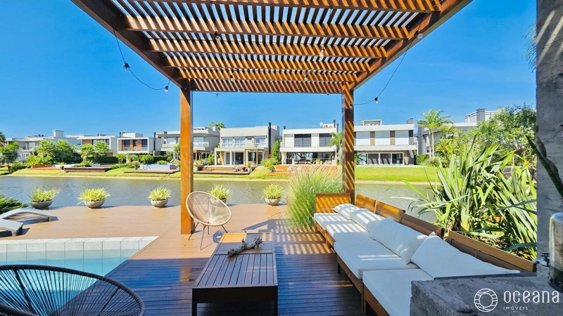 MELHOR CASA BEIRA LAGO DO CONDOMÍNIO FECHADO: 1ª foto da galeria de imagens do imóvel