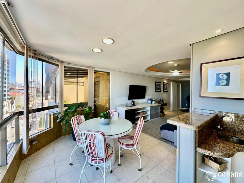 APARTAMENTO NO CENTRO - MOBILIADO E  DECORADO DE 02 DORMITÓRIOS: 3ª foto da galeria de imagens do imóvel