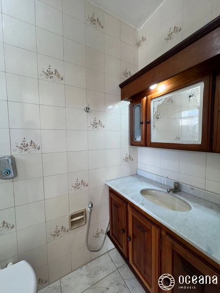 APARTAMENTO DE 02 DORMITÓRIOS + DEPENDÊNCIA - COM VAGA DE GARAGEM!: 1ª foto da galeria de imagens do imóvel