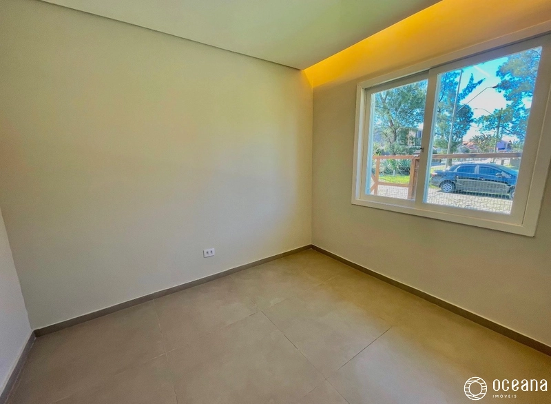EXCELENTE CASA DE 03 DORMITÓRIOS LOCALIZADA NO CENTRO DE XANGRI-LÁ: 2ª foto da galeria de imagens do imóvel