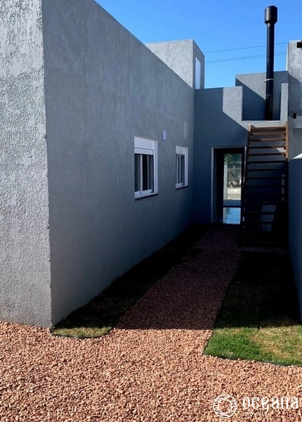 CASA COM TERRAÇO 03 QUADRAS DO MAR EM CAPAO DA CANOA: 8ª foto da galeria de imagens do imóvel