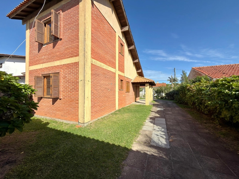 CASA COMPOSTA POR 02 DORM + ANEXO COM SUÍTE EM AMPLO TERRENO!: 10ª foto da galeria de imagens do imóvel
